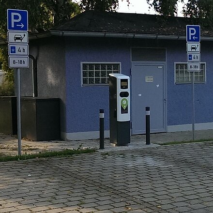 E-Auto-Ladestation am Bahnhof